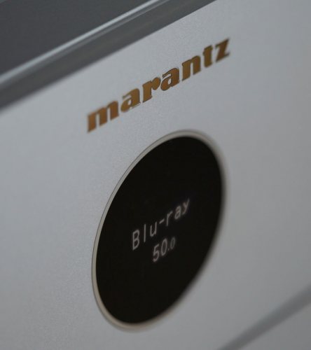 Marantz CINEMA 50 (Silver-Gold) дисплей